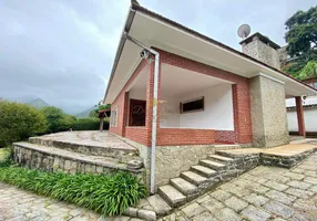 Foto 1 de Casa com 7 Quartos à venda, 1447m² em Araras, Teresópolis