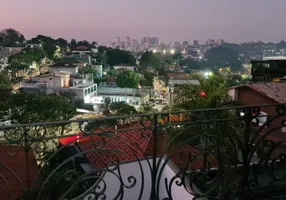 Foto 1 de Sobrado com 3 Quartos à venda, 375m² em Jardim Leonor, São Paulo