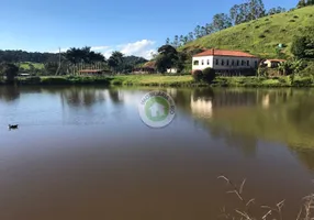 Foto 1 de Fazenda/Sítio com 4 Quartos à venda, 243m² em , Alto Rio Doce