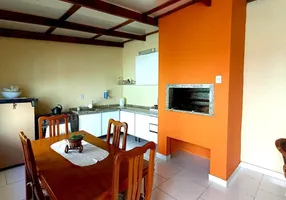 Foto 1 de Casa com 3 Quartos à venda, 94m² em Santa Catarina, Caxias do Sul
