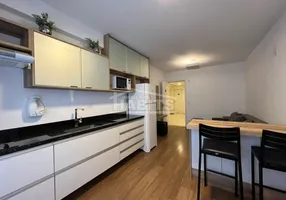 Foto 1 de Apartamento com 1 Quarto para alugar, 35m² em Centro Cívico, Curitiba