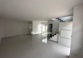 Foto 1 de Sobrado com 3 Quartos à venda, 113m² em Portão, Curitiba