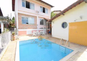 Foto 1 de Casa com 3 Quartos à venda, 360m² em Jardim Cascata, Teresópolis