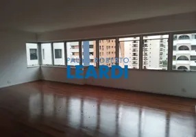 Foto 1 de Apartamento com 4 Quartos para alugar, 225m² em Jardim América, São Paulo