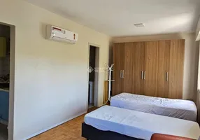 Foto 1 de Kitnet com 1 Quarto à venda, 33m² em Azenha, Porto Alegre