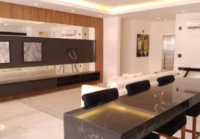 Foto 1 de Apartamento com 3 Quartos para alugar, 156m² em Quadra Mar Centro, Balneário Camboriú