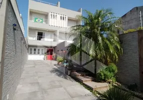 Foto 1 de Casa com 4 Quartos para alugar, 401m² em Jardim Itú Sabará, Porto Alegre