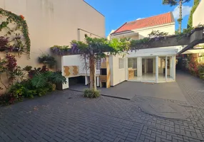 Foto 1 de Casa com 3 Quartos à venda, 295m² em Boqueirão, Curitiba