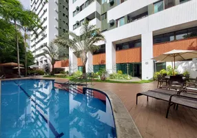 Foto 1 de Apartamento com 2 Quartos à venda, 66m² em Madalena, Recife