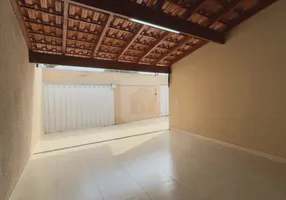 Foto 1 de Casa com 3 Quartos à venda, 180m² em Segismundo Pereira, Uberlândia
