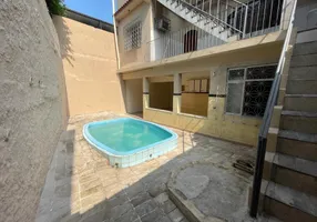 Foto 1 de Casa com 5 Quartos à venda, 200m² em Jardim Panamá, Duque de Caxias