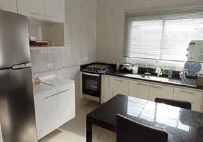 Foto 1 de Casa com 2 Quartos à venda, 107m² em Vila Cecilia Maria, Santo André