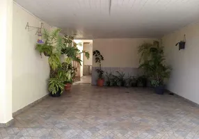Foto 1 de Casa com 2 Quartos à venda, 240m² em Jardim Scandia, Taboão da Serra