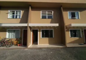 Foto 1 de Casa com 2 Quartos à venda, 50m² em Vila Capri, Araruama