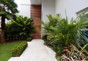 Foto 1 de Casa de Condomínio com 5 Quartos à venda, 300m² em Enseada, Guarujá