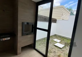 Foto 1 de Casa de Condomínio com 2 Quartos para alugar, 111m² em Hípica, Porto Alegre