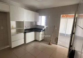 Foto 1 de Casa de Condomínio com 3 Quartos para alugar, 108m² em Saci, Teresina