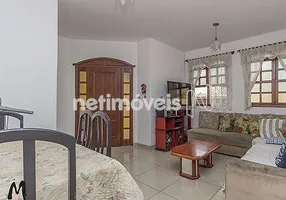 Foto 1 de Casa com 3 Quartos à venda, 120m² em Caiçaras, Belo Horizonte
