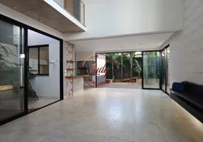 Foto 1 de Sobrado com 3 Quartos à venda, 210m² em Vigilato Pereira, Uberlândia