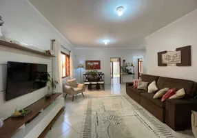 Foto 1 de Casa com 3 Quartos à venda, 154m² em Jardim Siesta, Jacareí