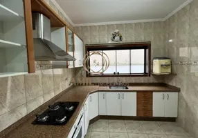 Foto 1 de Casa com 2 Quartos para alugar, 230m² em Quiririm, Taubaté