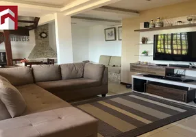 Foto 1 de Casa de Condomínio com 4 Quartos à venda, 177m² em Mosela, Petrópolis