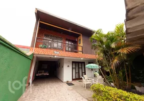 Foto 1 de Casa com 4 Quartos à venda, 400m² em Bacacheri, Curitiba