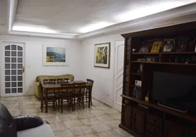 Foto 1 de Casa com 3 Quartos à venda, 200m² em Moinho Velho, São Paulo
