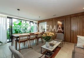 Foto 1 de Casa com 4 Quartos à venda, 280m² em Jardim Europa, São Paulo