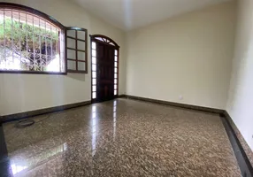 Foto 1 de Casa com 4 Quartos à venda, 249m² em Santa Mônica, Belo Horizonte