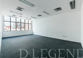 Foto 1 de Sala Comercial para alugar, 52m² em São João, Porto Alegre