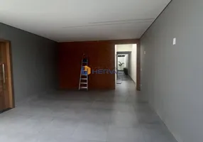 Foto 1 de Casa com 3 Quartos à venda, 118m² em Jardim Munique, Maringá