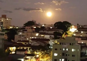 Foto 1 de Casa com 4 Quartos à venda, 132m² em Alto dos Caiçaras, Belo Horizonte