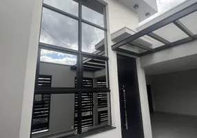 Foto 1 de Casa com 3 Quartos à venda, 178m² em Residencial Ouro Verde, Botucatu