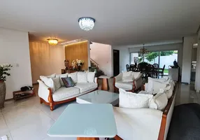 Foto 1 de Casa de Condomínio com 4 Quartos à venda, 400m² em Busca-Vida, Camaçari