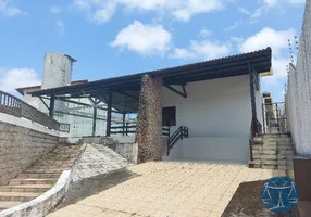 Foto 1 de Casa com 4 Quartos para alugar, 491m² em Candelária, Natal