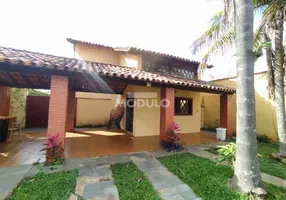 Foto 1 de Casa com 3 Quartos à venda, 153m² em Umuarama, Uberlândia