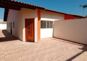 Foto 1 de Casa com 2 Quartos à venda, 67m² em Jardim Grandesp, Itanhaém