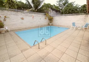 Foto 1 de Casa com 5 Quartos à venda, 320m² em Jardim Guanabara, Rio de Janeiro