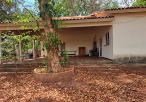 Foto 1 de Fazenda/Sítio com 3 Quartos à venda, 1312m² em Zona Rural, Indiara