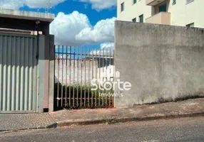 Foto 1 de Lote/Terreno à venda, 360m² em Santa Mônica, Uberlândia