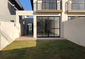 Foto 1 de Casa de Condomínio com 3 Quartos para venda ou aluguel, 150m² em Jardim Semiramis, Cotia