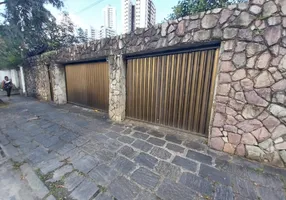 Foto 1 de Casa com 4 Quartos à venda, 331m² em Poço, Recife