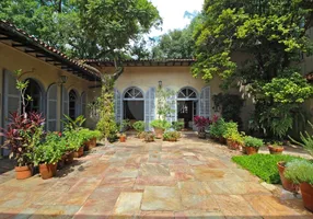 Foto 1 de Casa com 6 Quartos à venda, 686m² em Jardim Europa, São Paulo