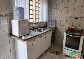 Foto 1 de Casa com 2 Quartos à venda, 161m² em Jardim Macarenko, Sumaré