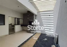 Foto 1 de Casa com 3 Quartos à venda, 91m² em Novo Mundo, Uberlândia