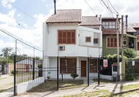 Foto 1 de Sobrado com 3 Quartos à venda, 161m² em Serraria, Porto Alegre