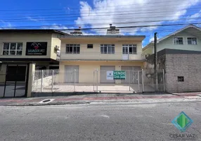 Foto 1 de Casa com 5 Quartos à venda, 209m² em Barreiros, São José