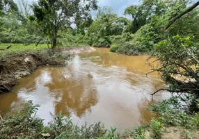 Foto 1 de Fazenda/Sítio com 4 Quartos à venda, 400m² em Freitas, São José dos Campos