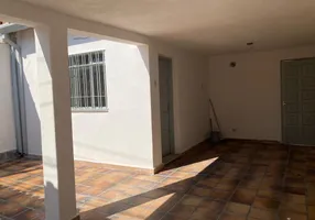 Foto 1 de Casa com 2 Quartos para alugar, 120m² em Ferreira, São Paulo